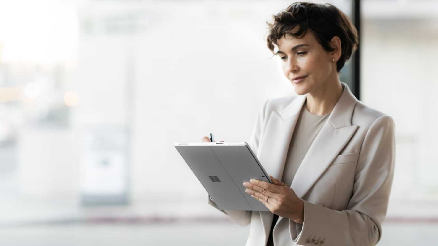 Планшет Microsoft Surface Pro 10 (intel core ultra 5 135U 32GB 512GB) фотография 2