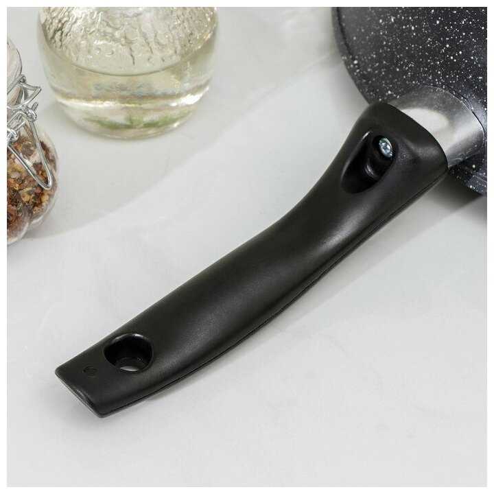 Сковорода Доляна «Элит», d=28 см, пластиковая ручка, антипригарное покрытие, цвет серый фотография 4