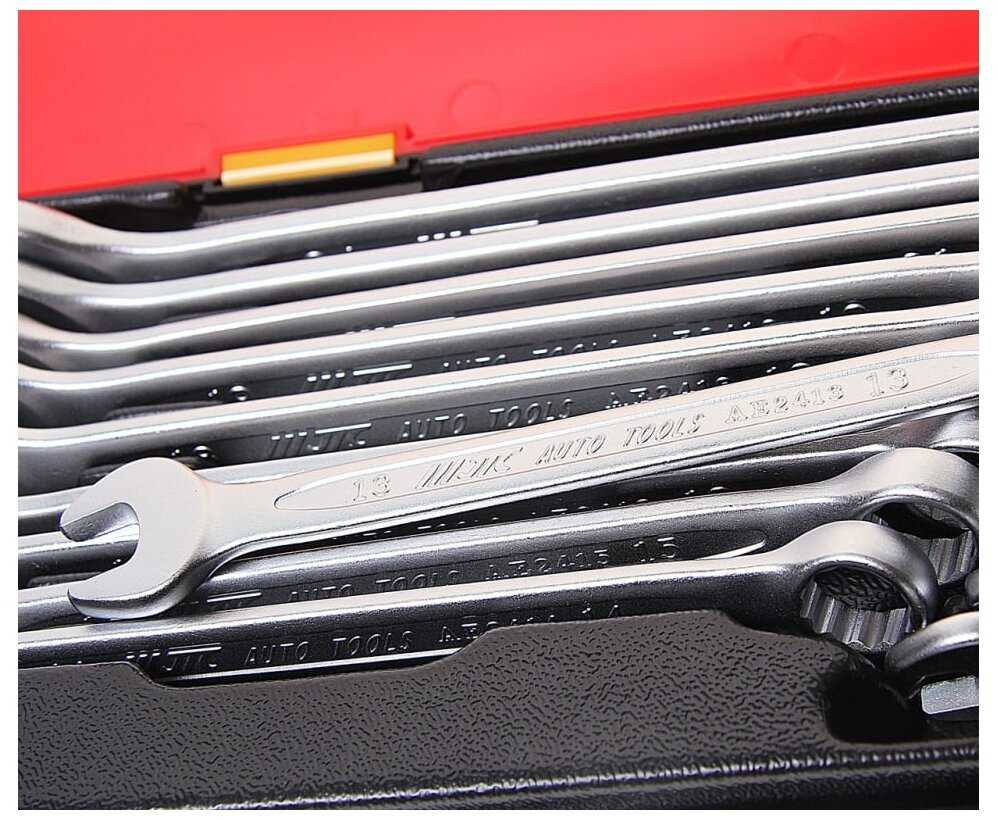 Набор комбинированных ключей JTC AUTO TOOLS JTC-K6174, 17 предм. фотография 1