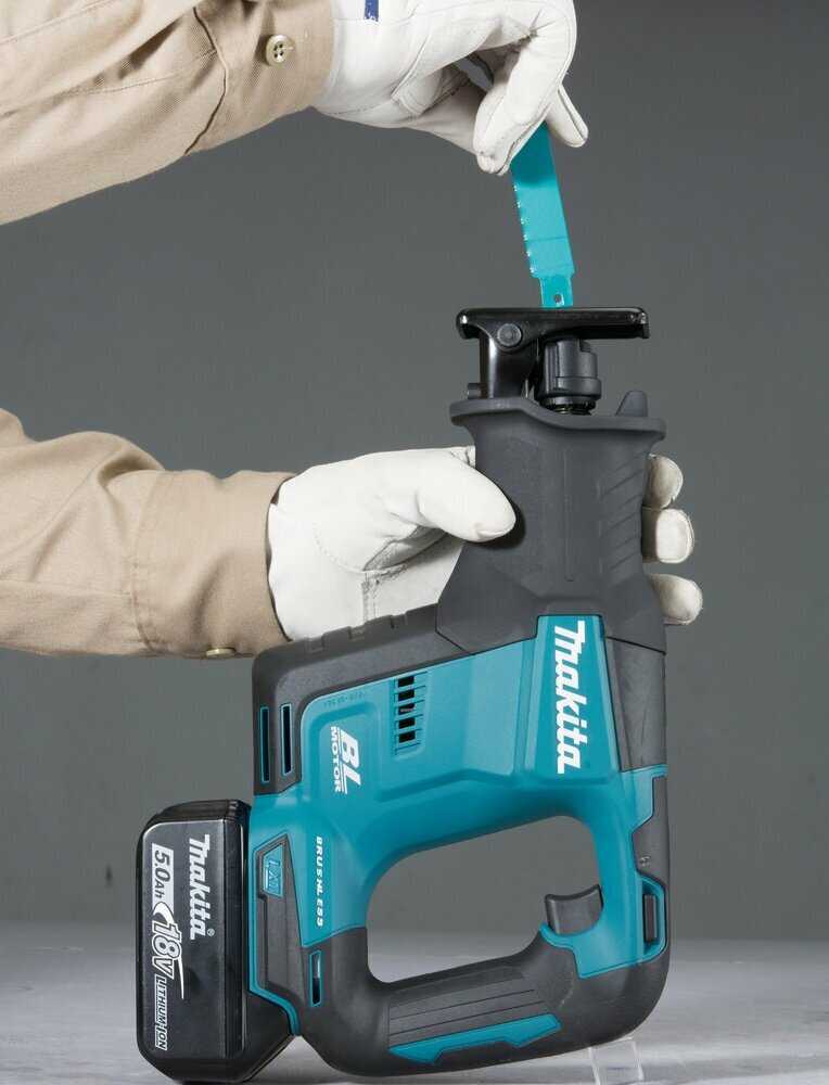 Пила Makita DJR188Z фотография 16