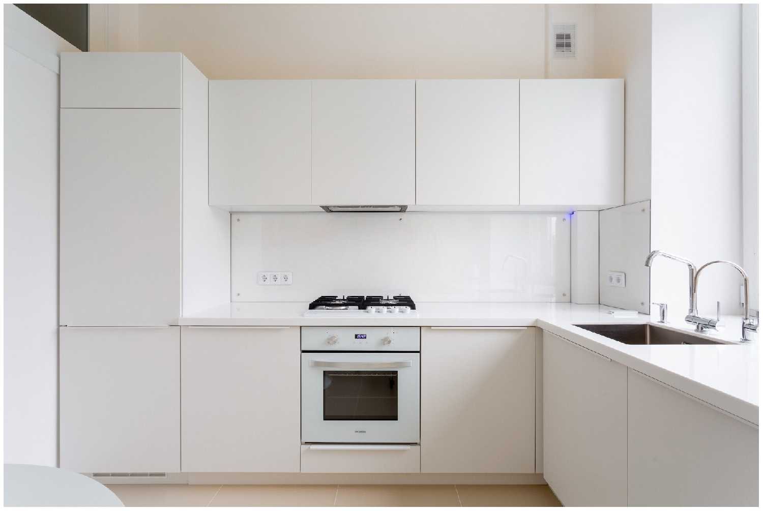 Духовой шкаф Электрический Hyundai HEO 6647 WG белый фотография 4