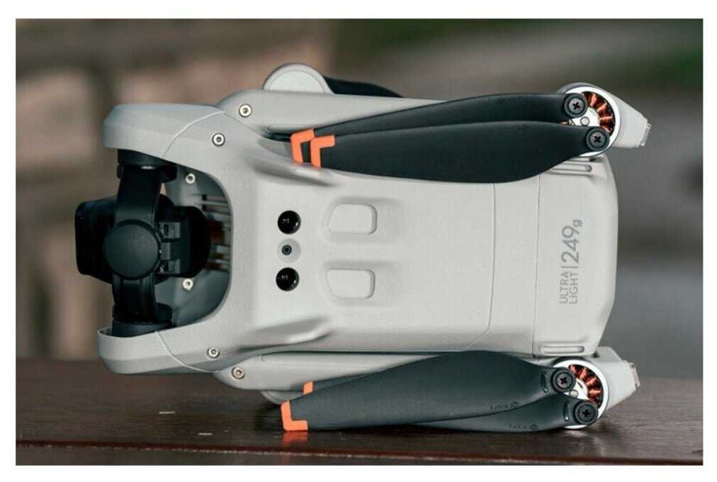 Квадрокоптер DJI Mini 3 Fly More Combo (DJI RC) фотография 13