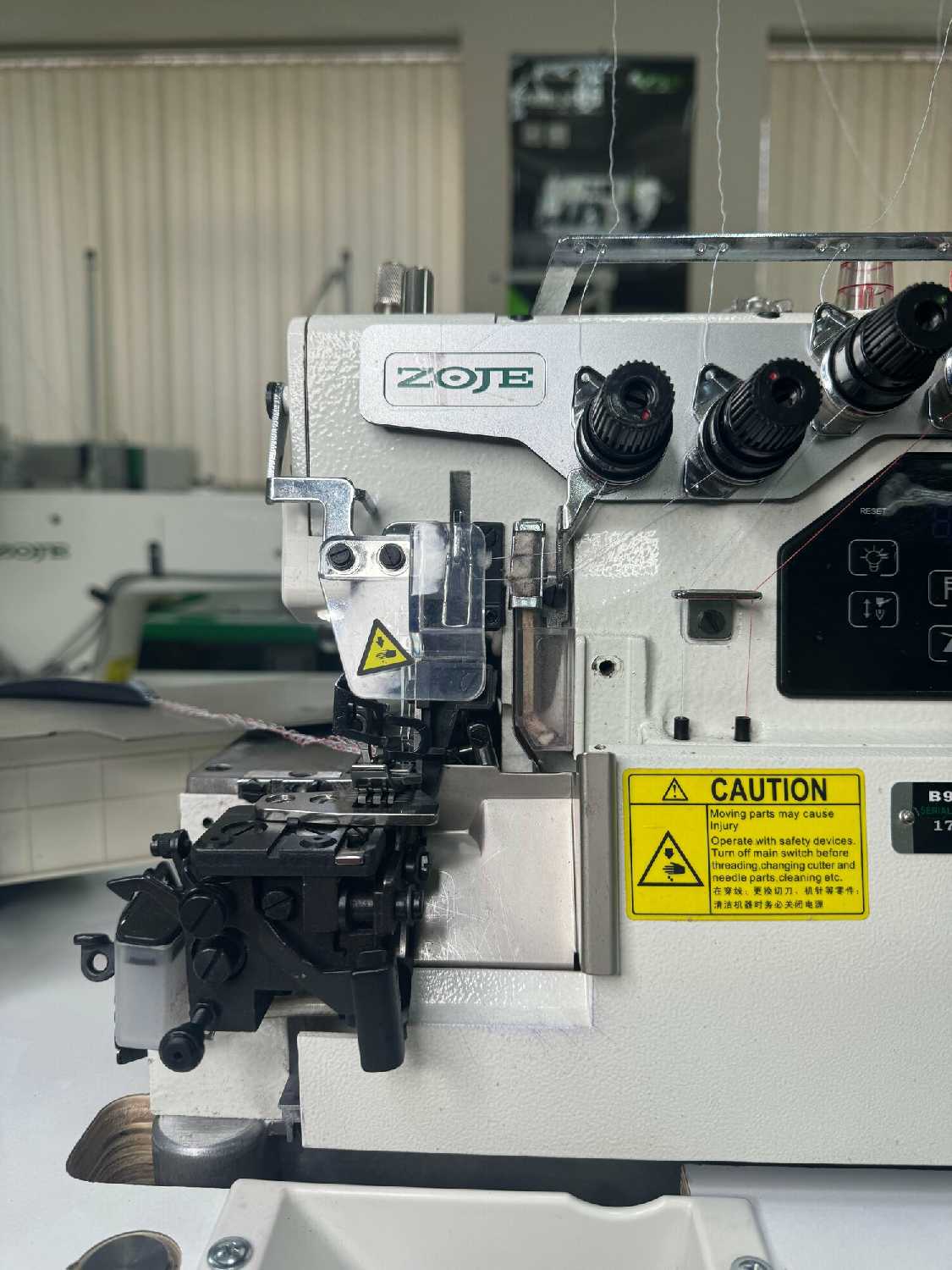 Оверлок ZOJE B9000-13/02 фотография 13