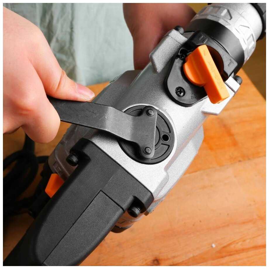 Перфоратор Deko DKH1000W фотография 5