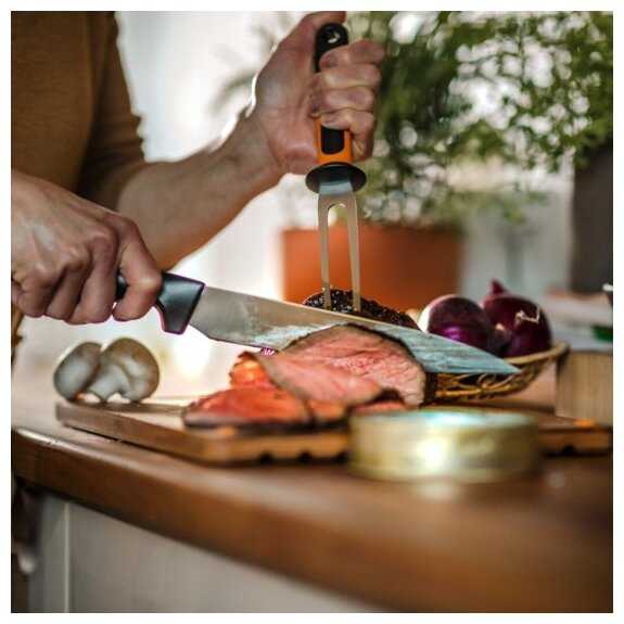 Нож для разделки мяса FISKARS Functional Form, лезвие 21 см фотография 2