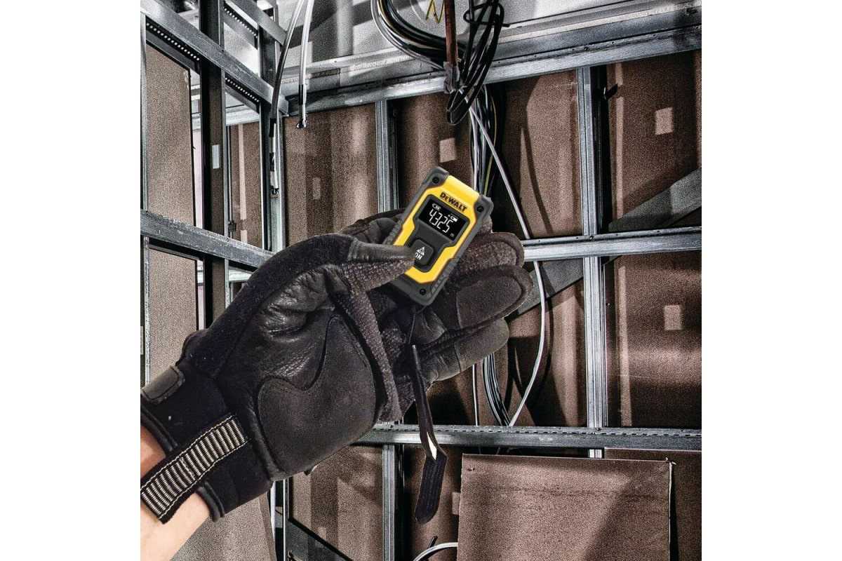 Аккумуляторный лазерный дальномер DEWALT Лазерный дальномер (DW055PL) фотография 9
