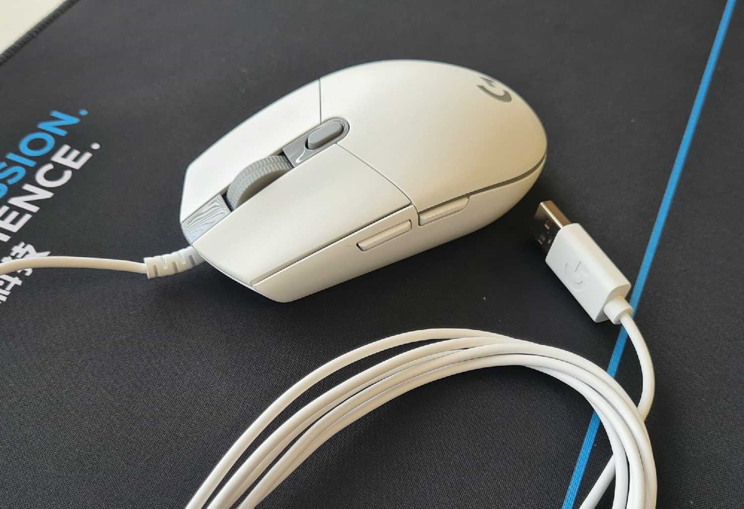 Комплект Logitech Мышь G102 + Коврик + Противоскользящие коньки фотография 10