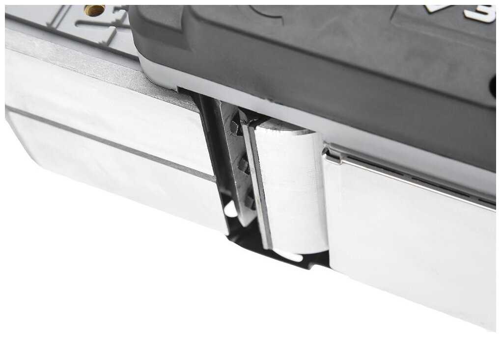 Аккумуляторный рубанок ЗУБР ЗР-950-82 фотография 3