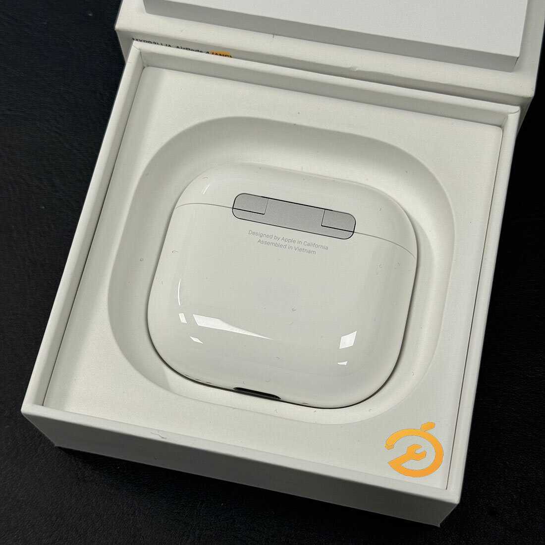 Зарядный кейс AirPods 4 USB-C (A3058) фотография 7