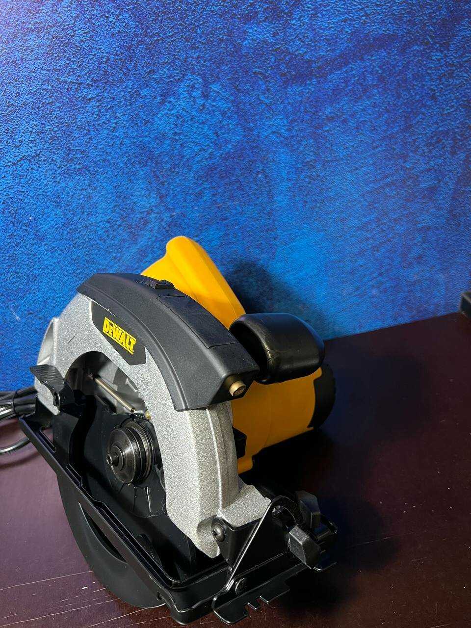 Циркулярная пила DeWalt DWE5615 (190 мм) фотография 18