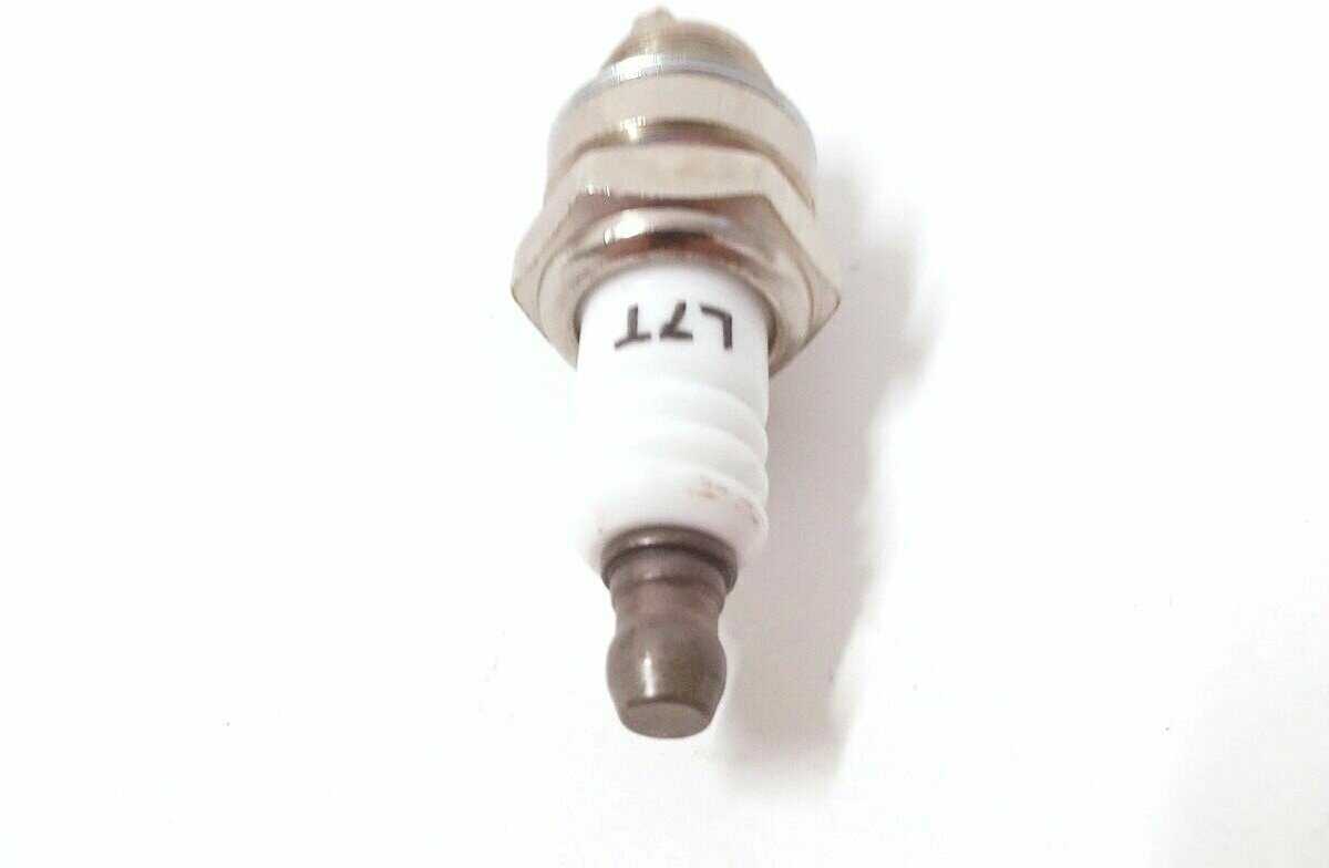 Свеча зажигания L7T фотография 8