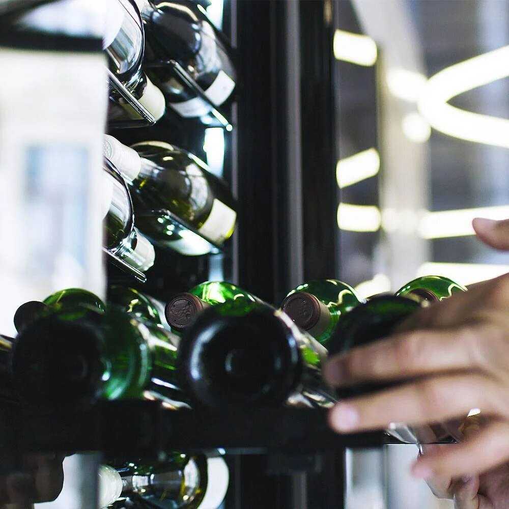 Винный шкаф TEMPTECH CPRO1800SRB фотография 14