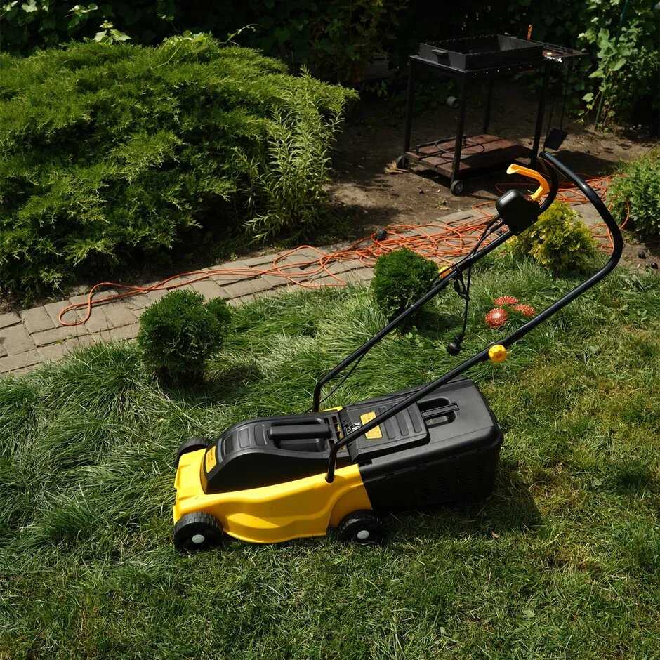 Газонокосилка Partner Partner for Garden LM 1832 (1800 Вт, ширина 320 мм, высота 25/40/55, объём травосборника 30 Л) фотография 21