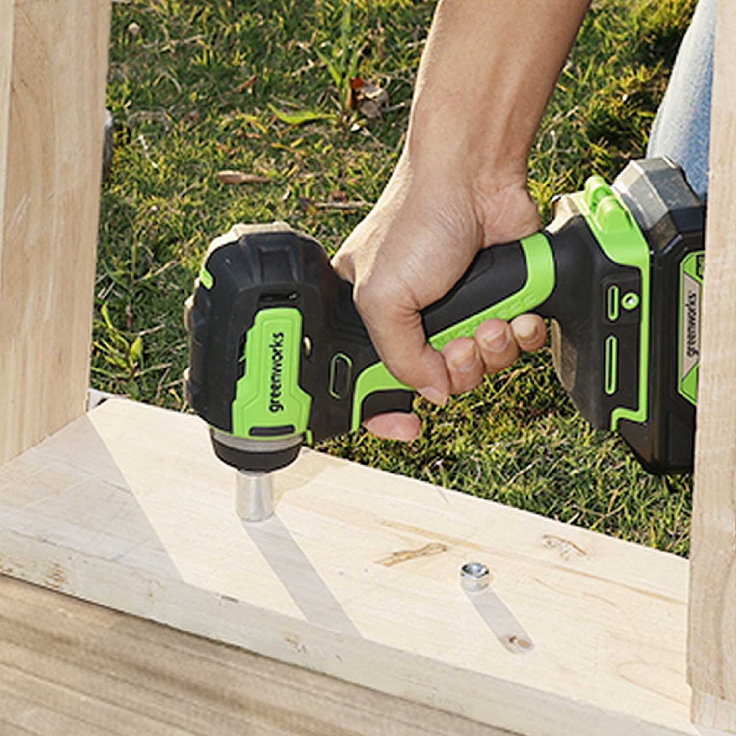 Гайковерт Greenworks G24IW200 [3803607CUA, 24V, б/щет, 3/8', 200Нм, 1×2Ач, ЗУ] фотография 9