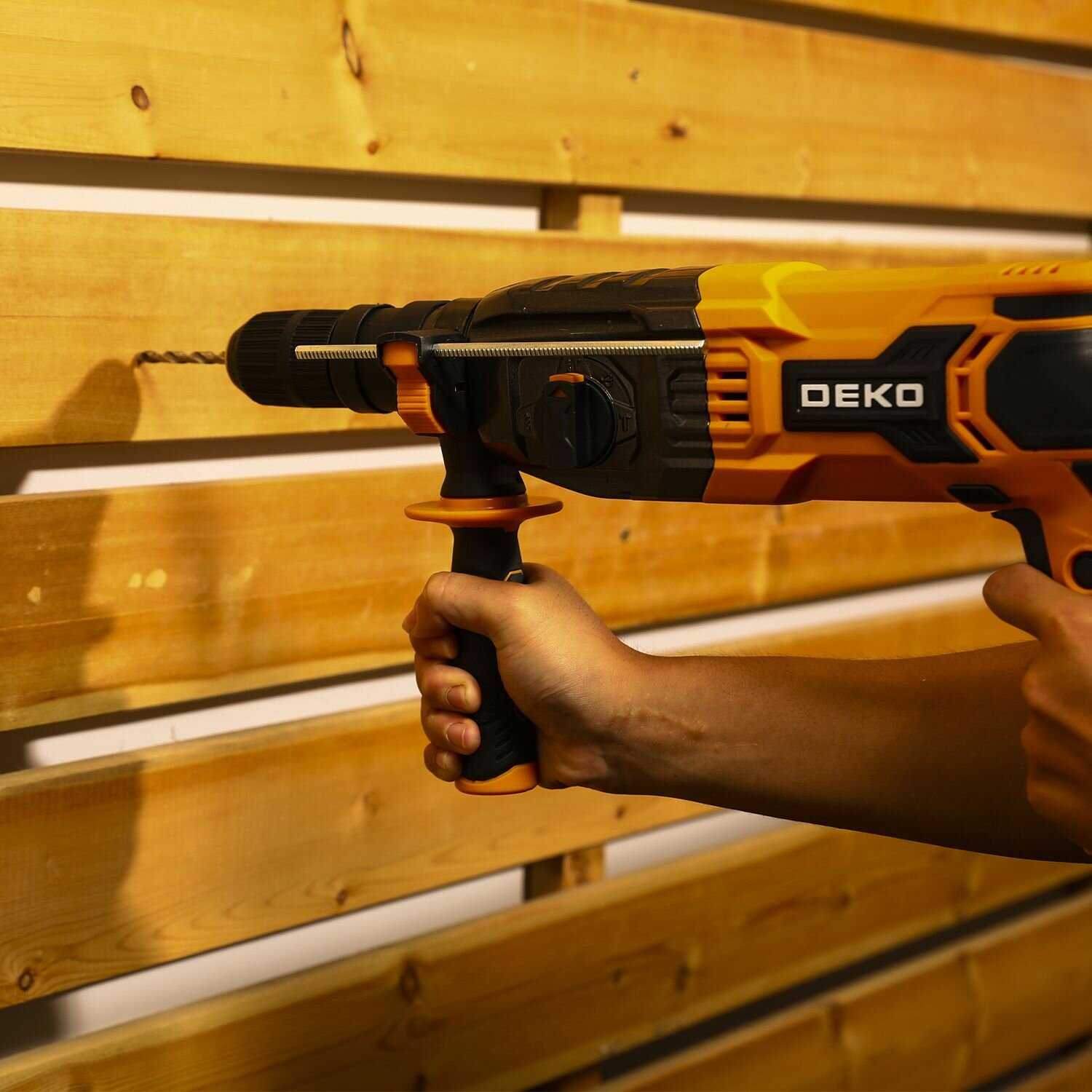 Перфоратор DEKO DKH1250W фотография 4