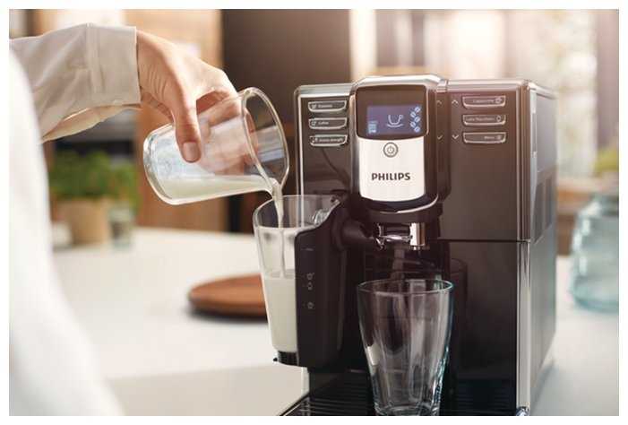 Кофемашина Philips EP5030 Series 5000 LatteGo фотография 6