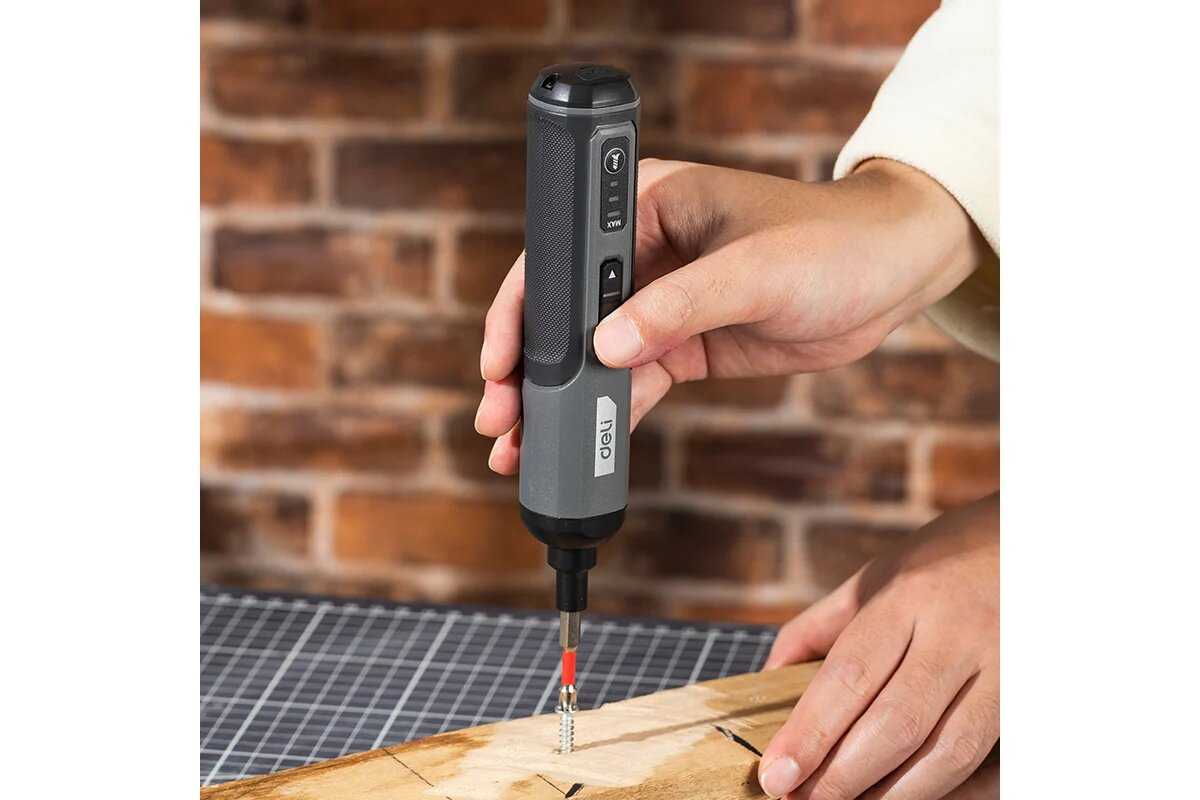 Отвертка аккумуляторная Deli Отвертка аккумуляторная прямая DL-DP04-E1B2 (3,6В, 2А/ч, 5Нм, реверс, подсветка, кейс) фотография 2