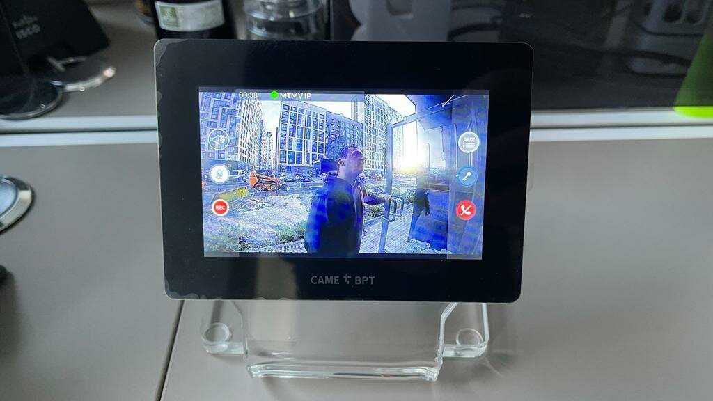 Абонентское IP-устройство CAME XTS 5IP hands-free с сенсорным 5’’ дисплеем, локальным и POE питанием (840CH-0100) фотография 6