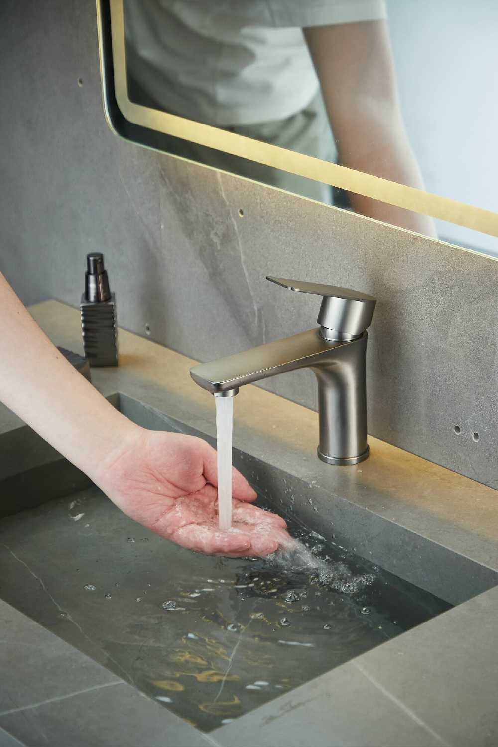 Смеситель для ванны и раковины Оружейная фотография 31