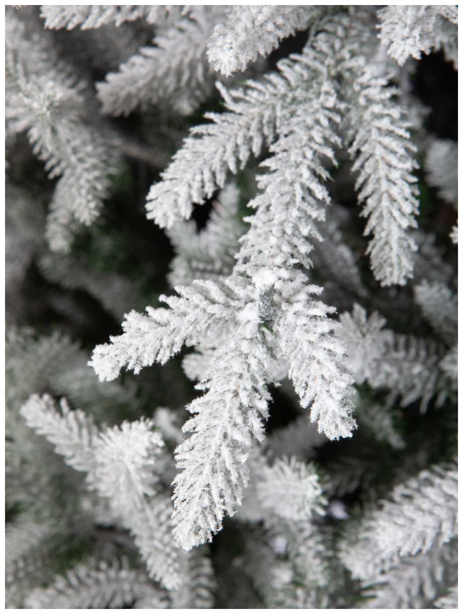 Искусственная елка новогодняя Литая Crystal Trees персея в снегу с вплетенной гирляндой , высота 185 см фотография 4