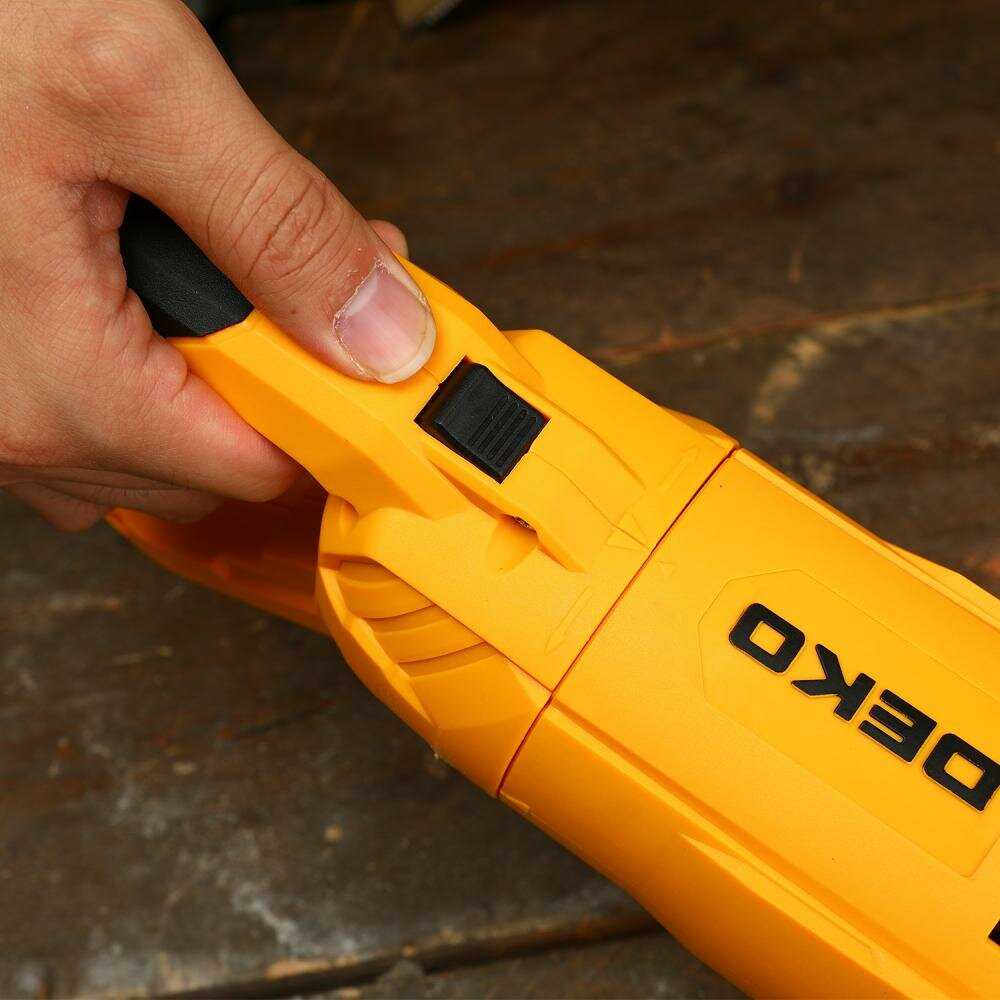 Пила DEKO DKRS1200 (063-4195) фотография 2