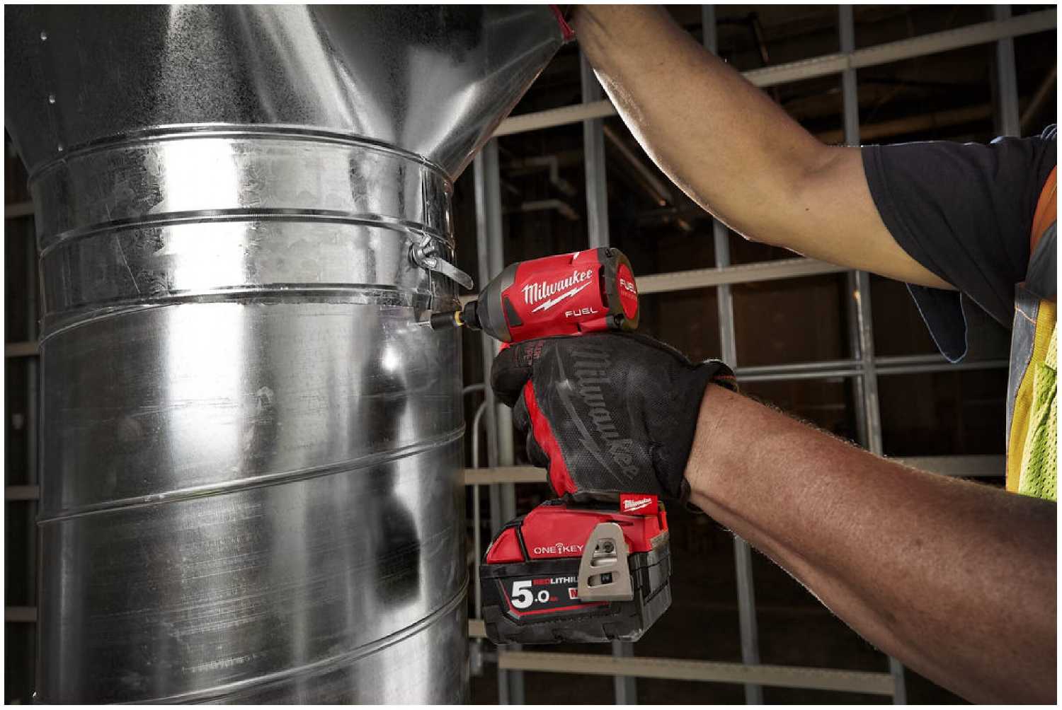 Винтоверт Milwaukee M18 ONEID2-0X 4933464090, без аккумулятора фотография 3
