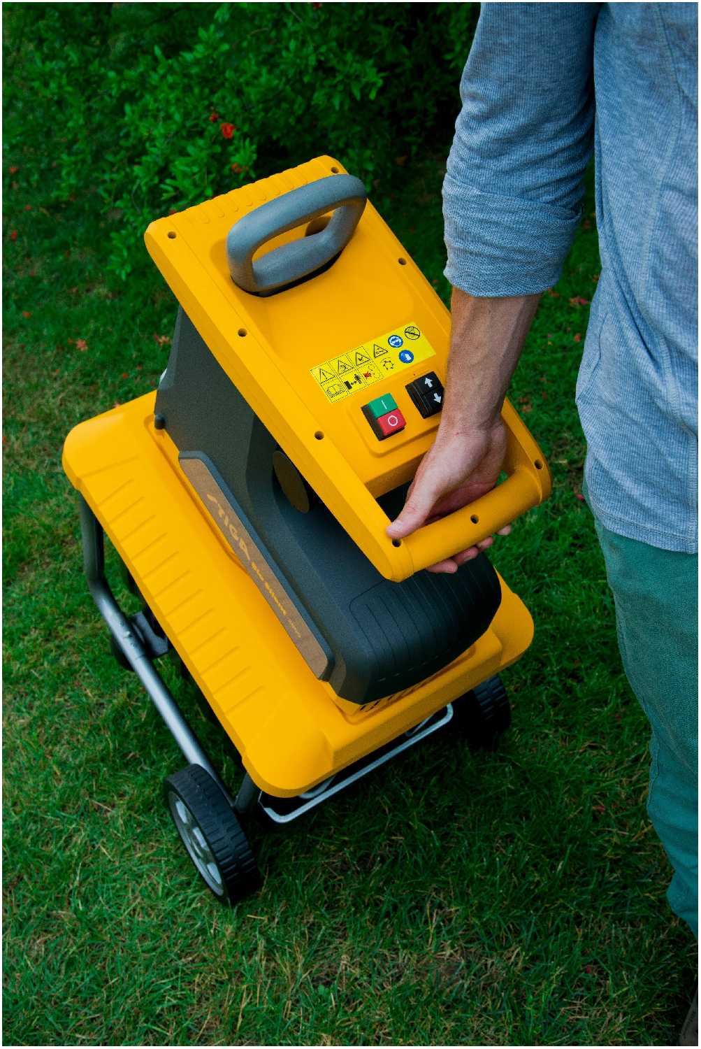 садовый измельчитель рейтинг лучших моделей. 109. измельчитель электрический bosch axt rapid 2000 устройство. садовый измельчитель рейтинг лучших моделей. Ikra mogatec egn 2500.