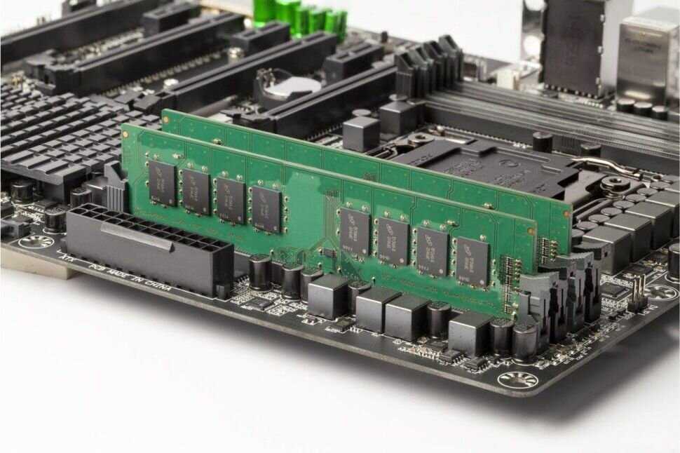 Оперативная память Crucial Value 4 ГБ DDR4 DIMM CL19 (CT4G4DFS8266) фотография 13
