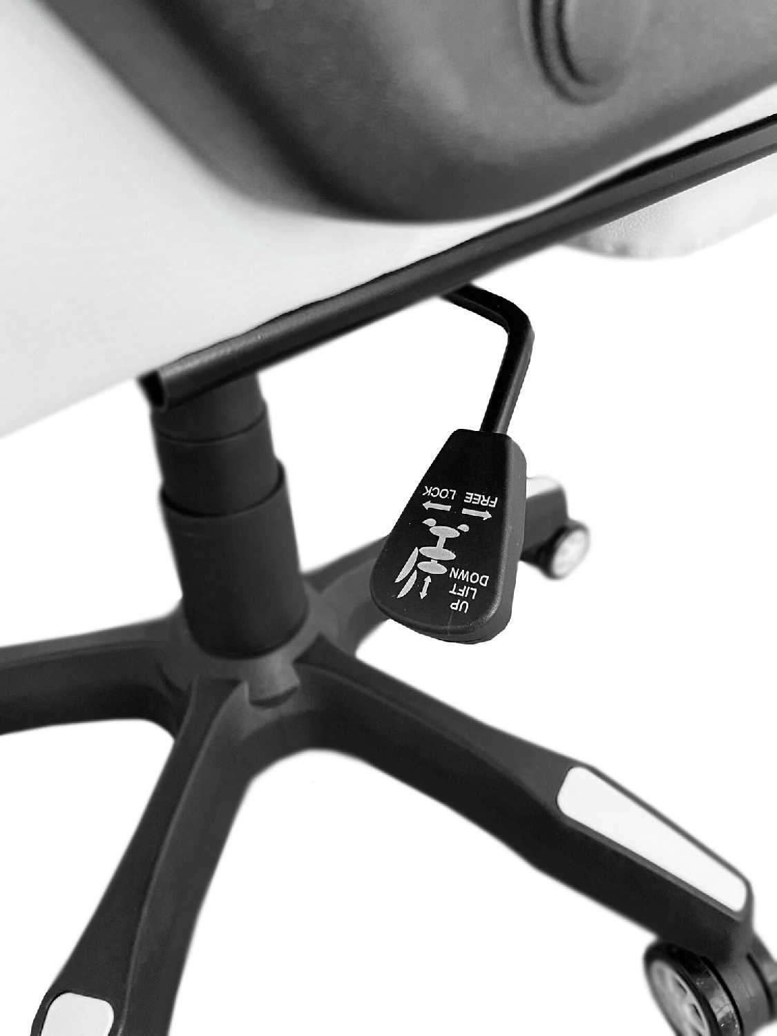 Кресло компьютерное игровое с подставкой для ног (205F) фотография 18