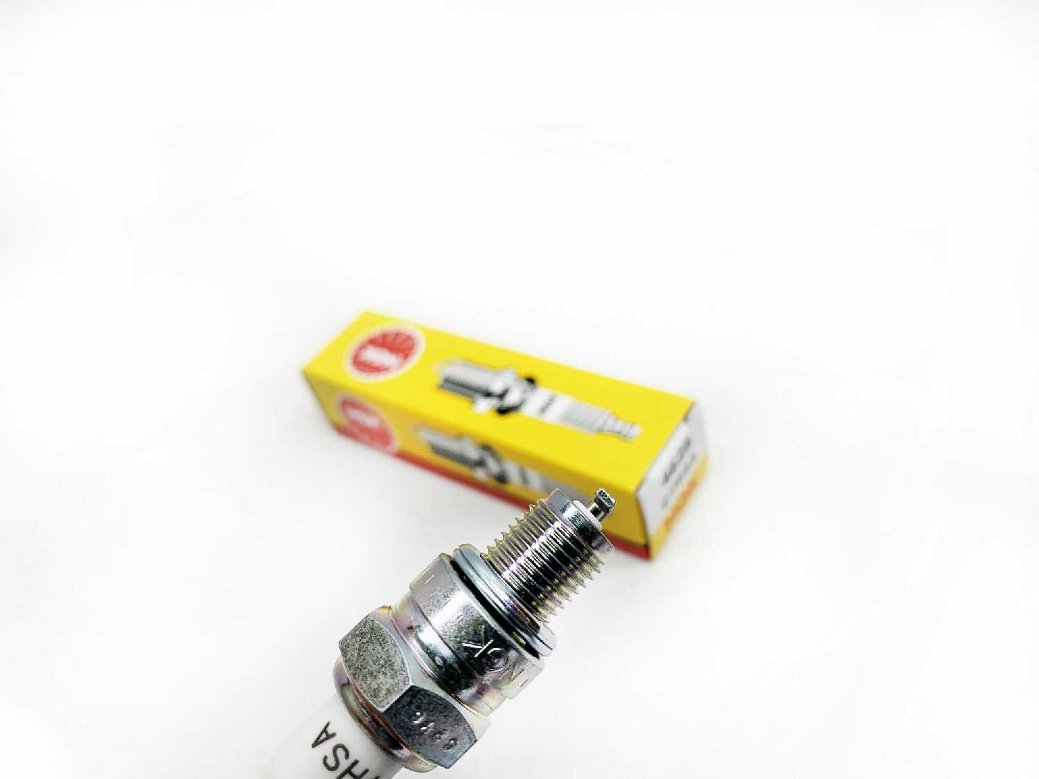 Свеча зажигания NGK C7HSA фотография 7