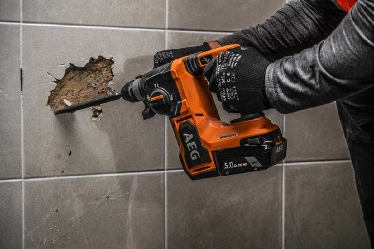 Перфоратор AEG BBH18BL2-0 (4935480697) фотография 4