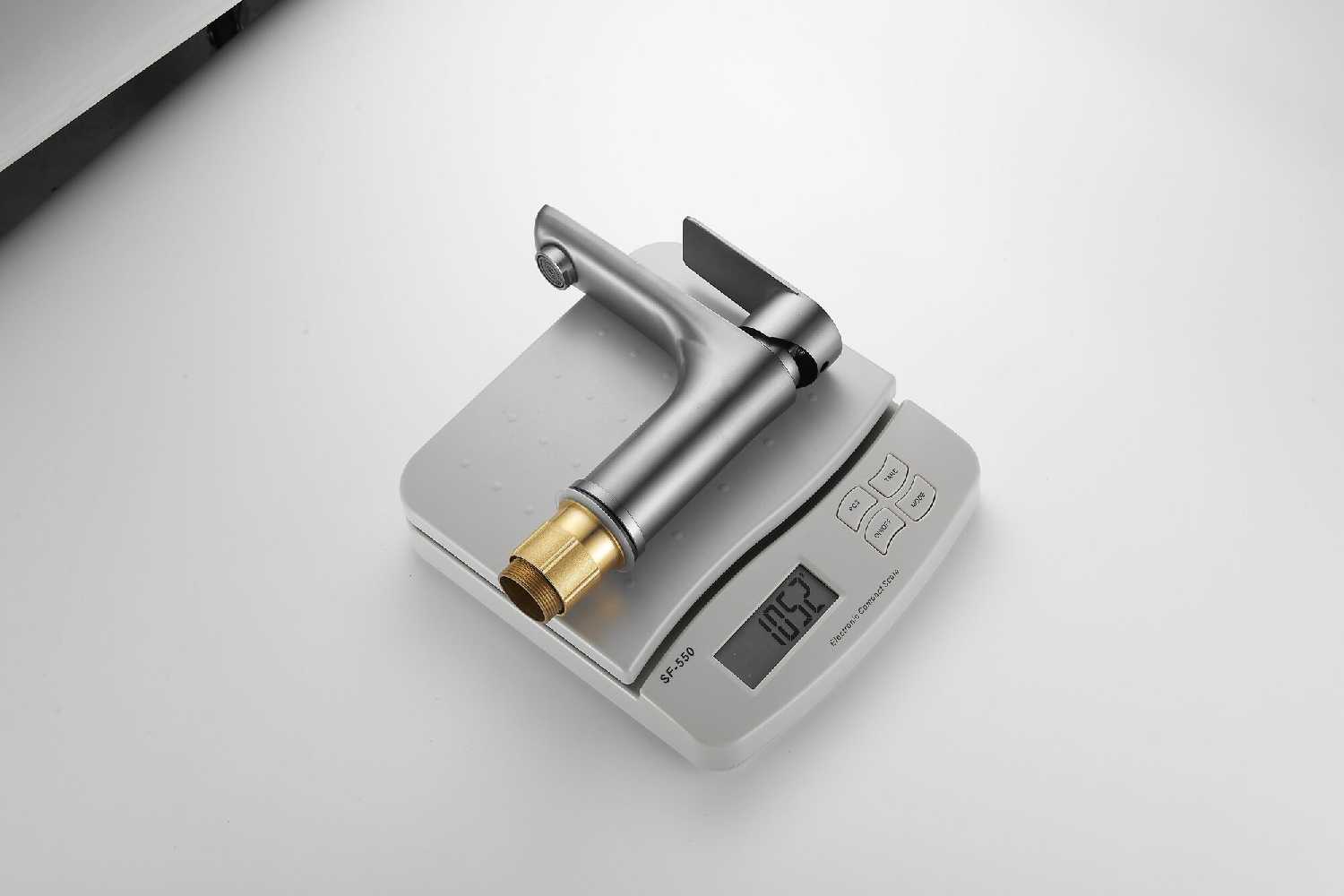 Смеситель для ванны и раковины Оружейная фотография 32