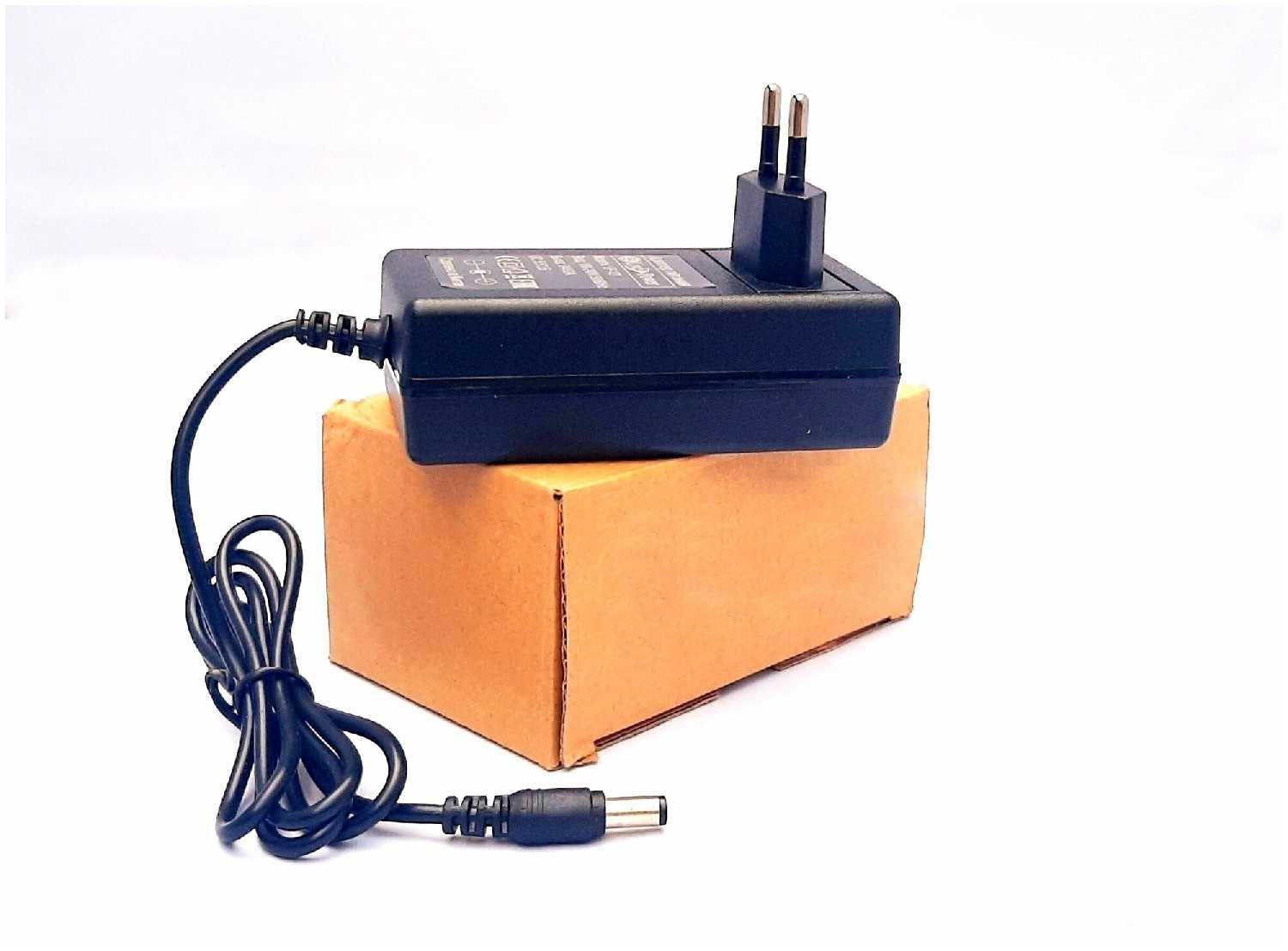 Зарядное устройство Не указано LP116 [12.6V 2A (5.5x2.5) 3S]. фотография 2