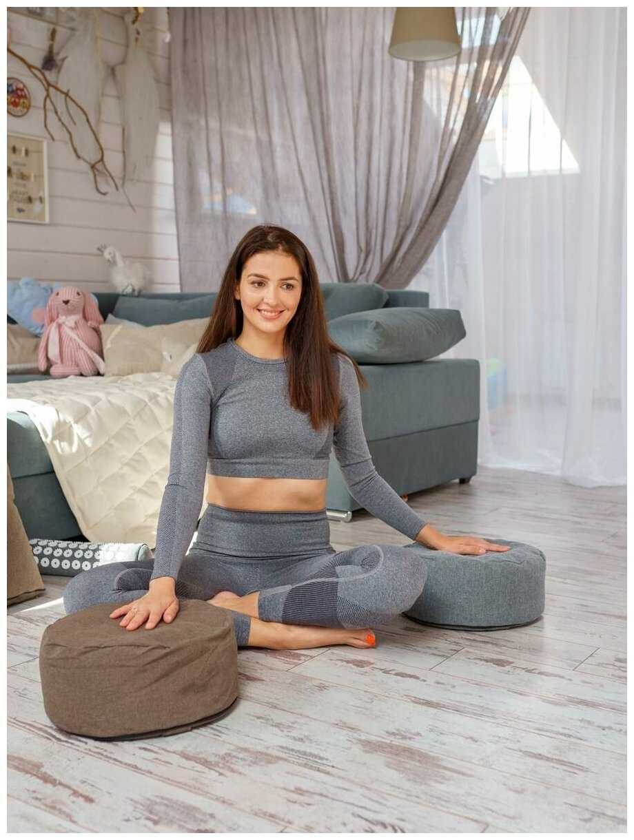 Подушка для йоги медитации BIO-TEXTILES Болстер круглый 33*16 с лузгой гречихи массажная спортивная ортопедическая фотография 3
