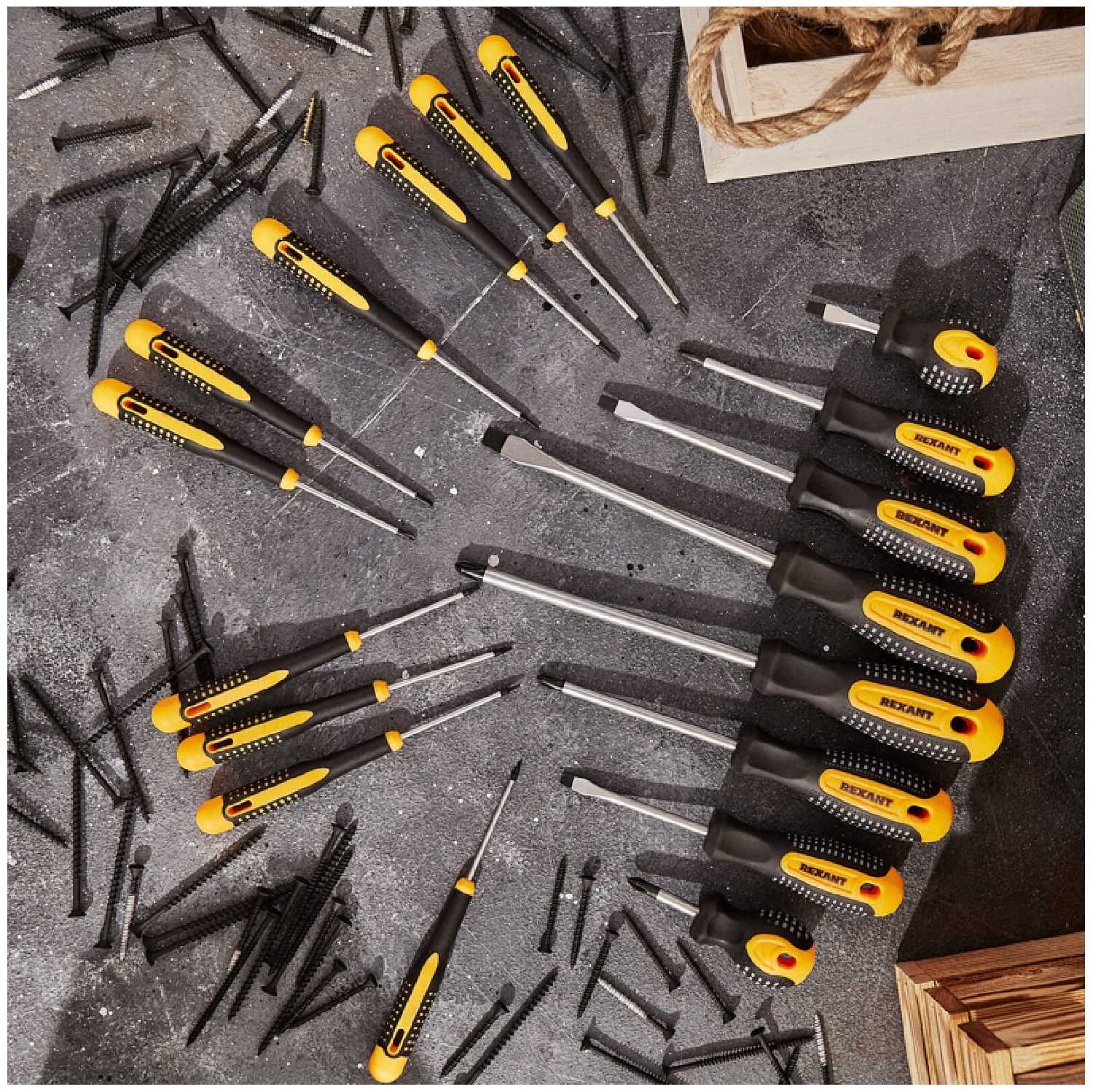 Набор отверток REXANT 12-4775, 18 предм. фотография 1