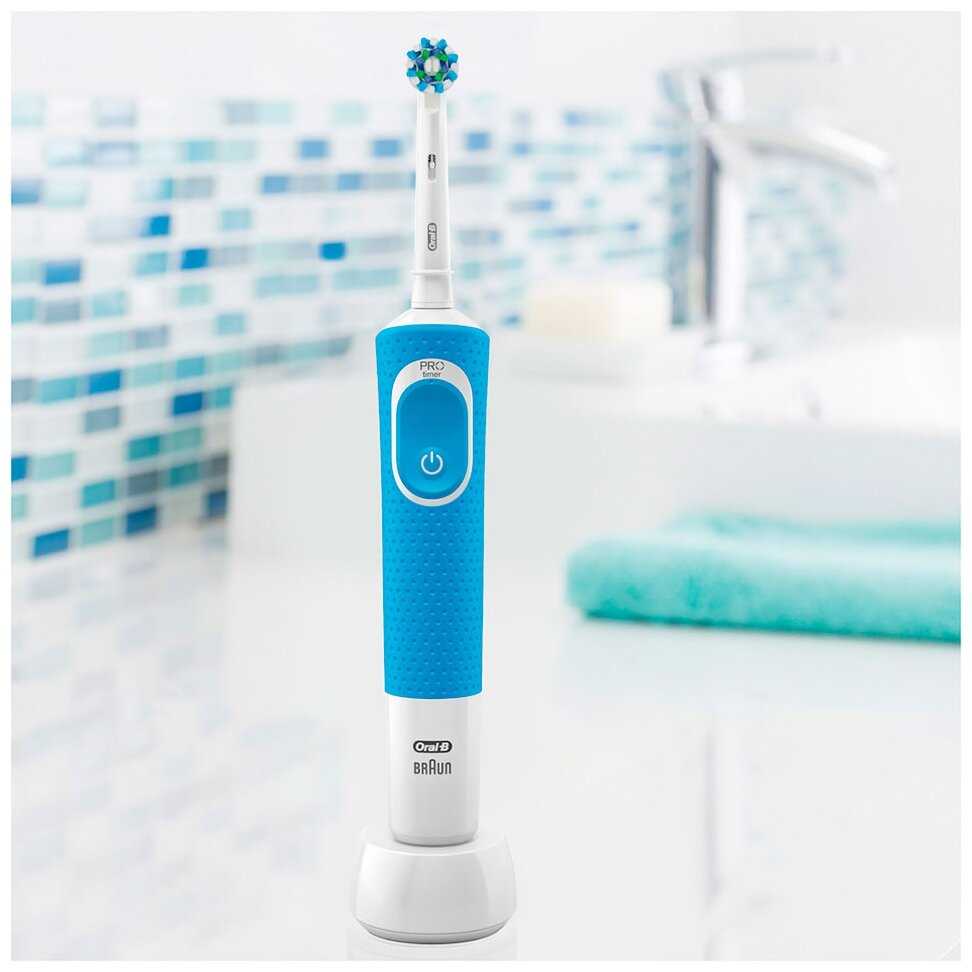 Электрическая зубная щетка Oral-B Vitality CrossAction D100.413.1 фотография 6