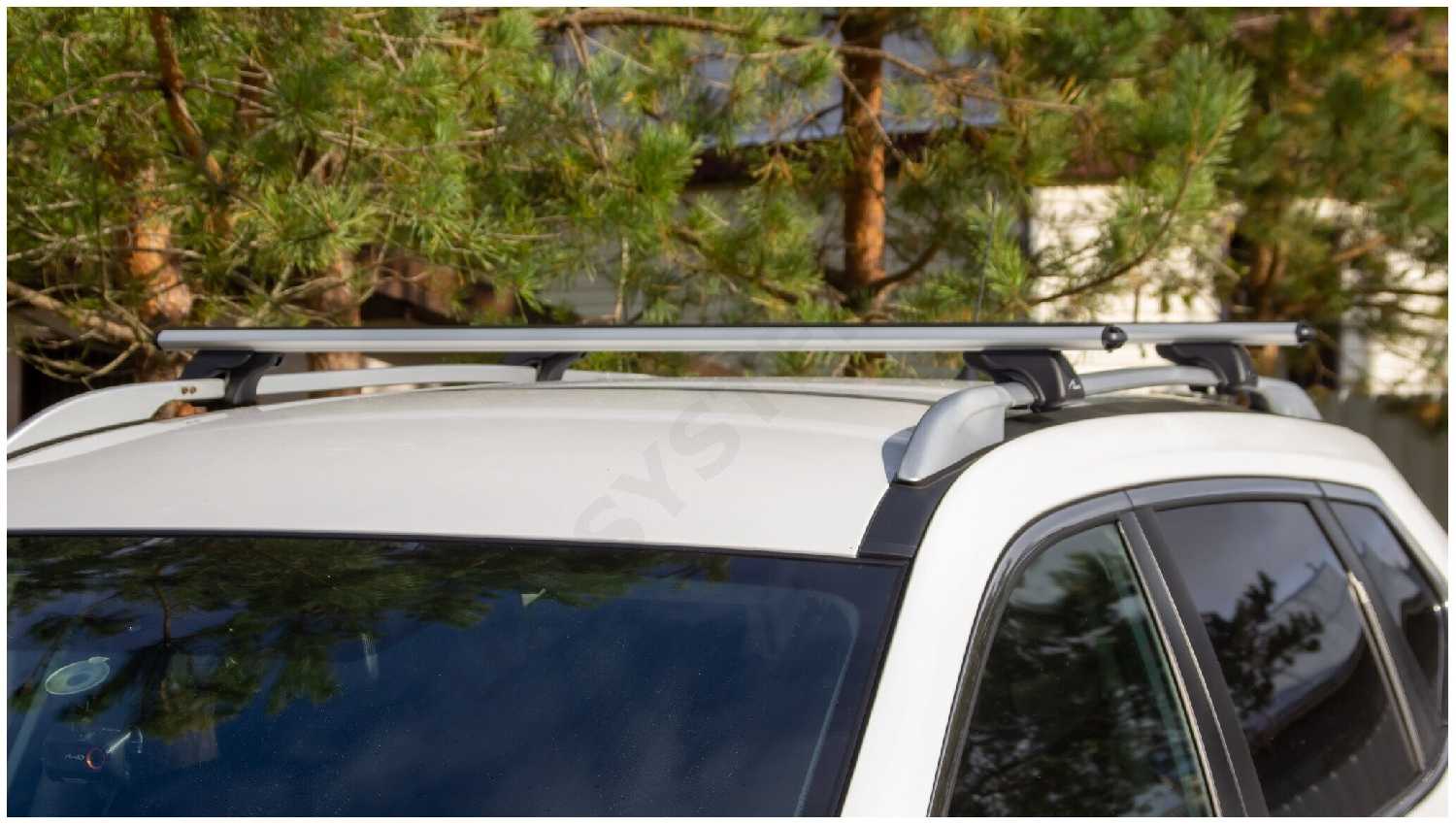 Багажник на рейлинги Nissan X-Trail T32 (2013-2022), Lux Классик, аэродинамические дуги (53 мм) фотография 1