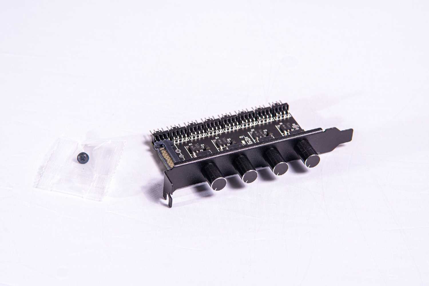 Контроллер скорости SATA Y 4-Pin (для восьми вентиляторов) фотография 7