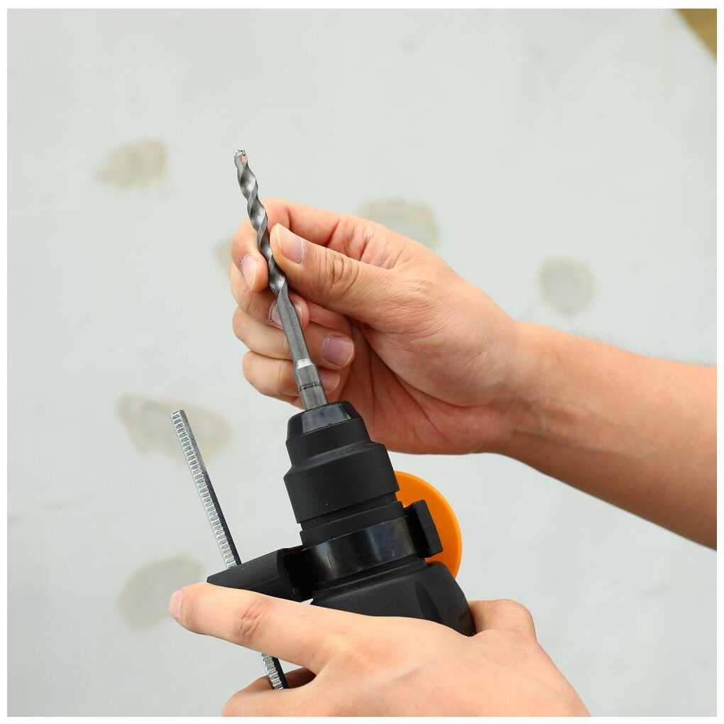 Перфоратор DEKO DKH850W (063-411) фотография 10