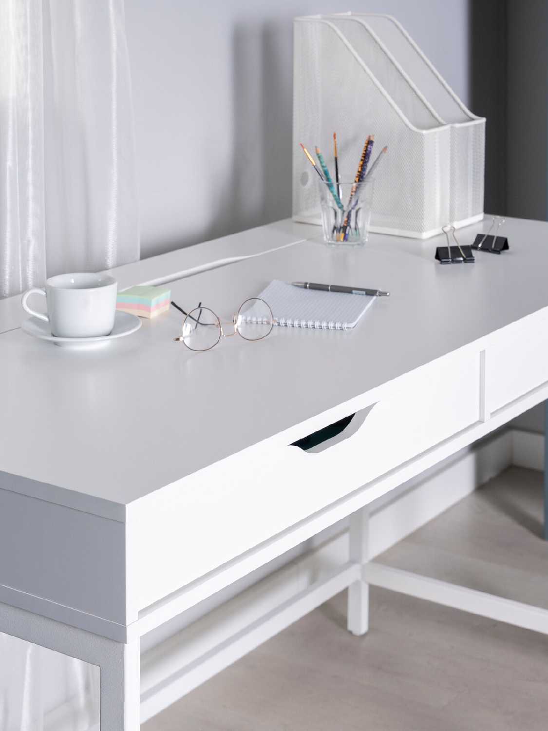 Стол письменный Ингар ГУД ЛАКК [132 х 58 х 76 см] фотография 2