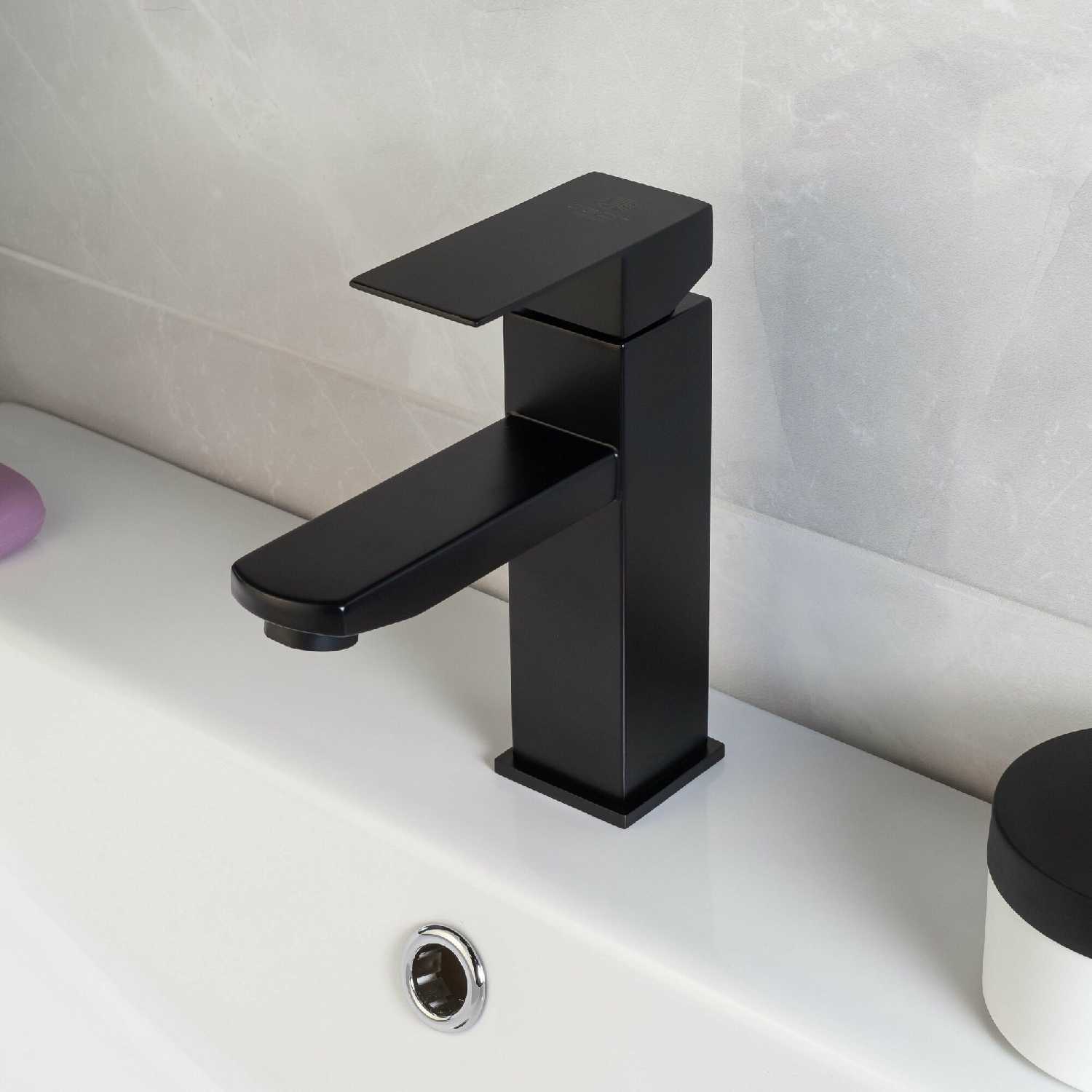 Смеситель для раковины BACH фотография 1