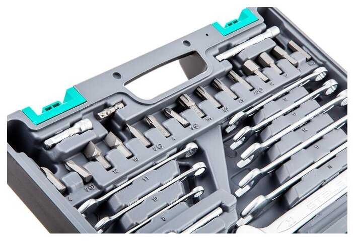 Набор автомобильных инструментов Stels 14105 (82 предм.) фотография 2