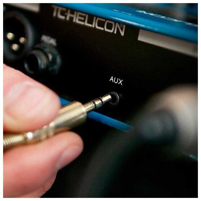 Напольный вокальный процессор TC Helicon Voicelive Play фотография 5