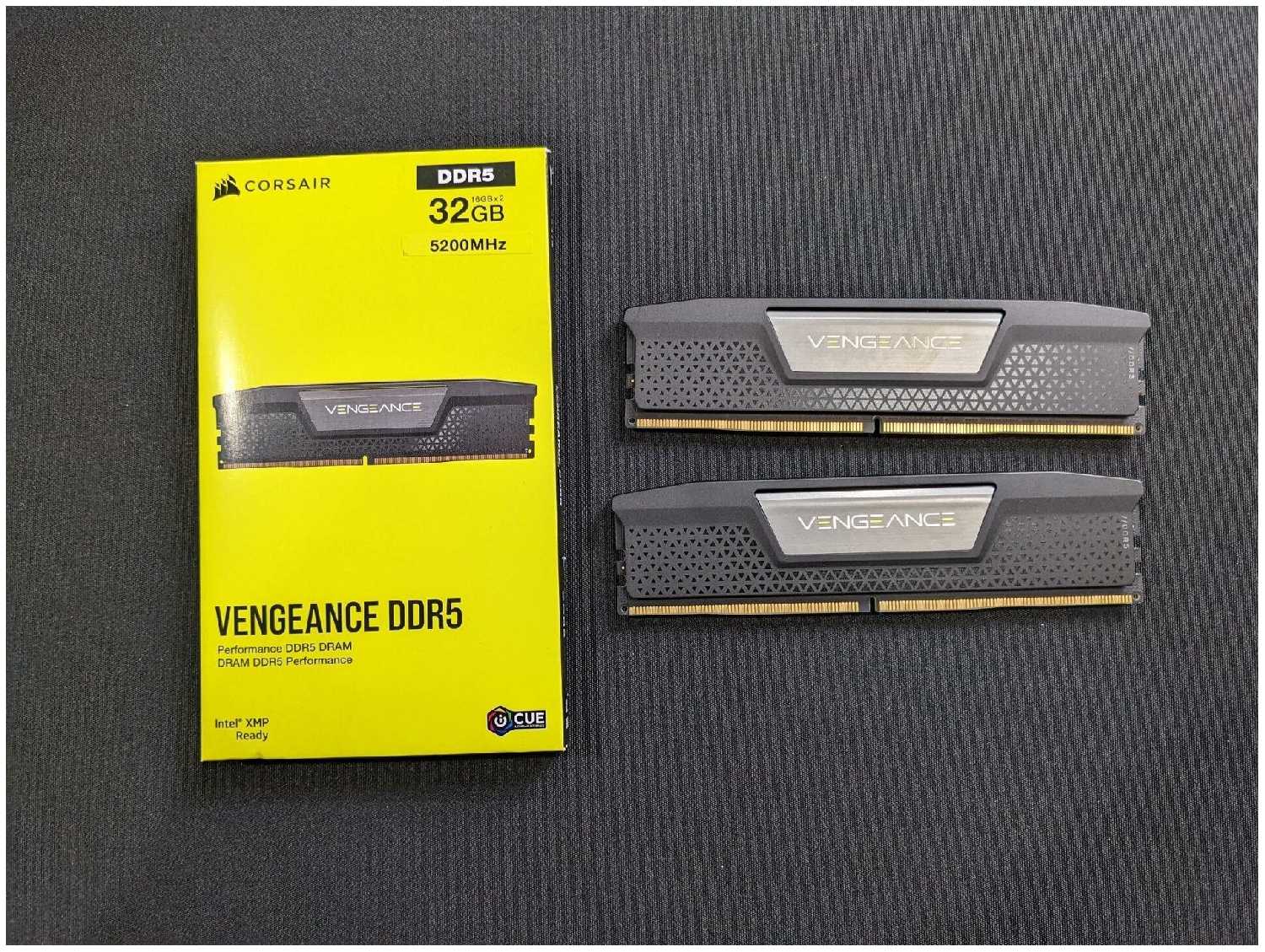 Оперативная память Corsair Vengeance (CMK32GX5M2B5200C40) фотография 1