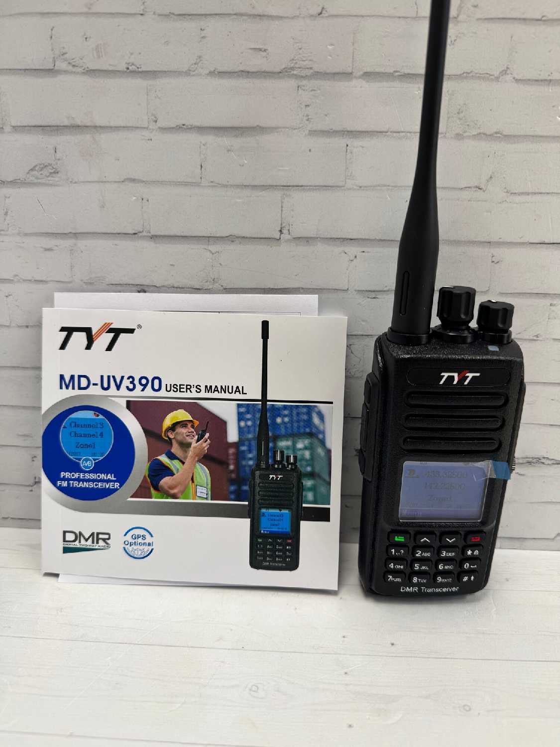 Портативная рация TYT MD-UV390 (DMR GPS) фотография 1