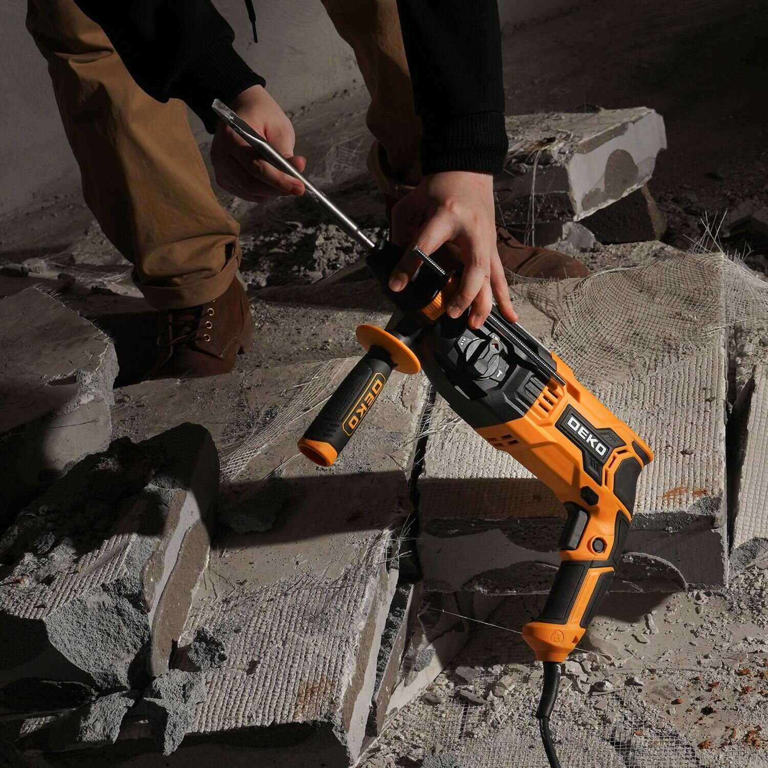 Перфоратор сетевой DEKO DKH1200W фотография 5