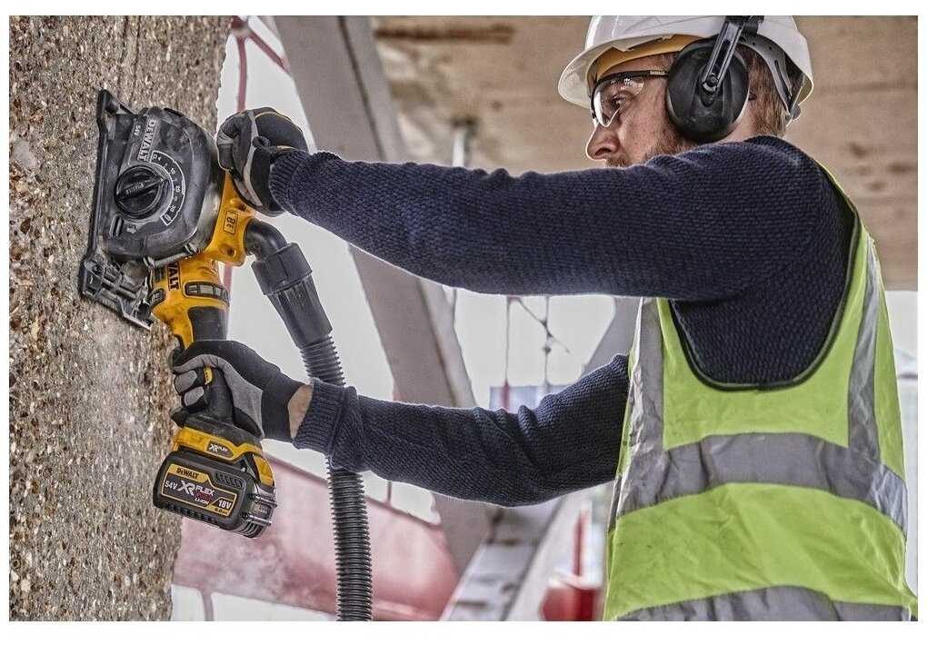 Аккумуляторный штроборез DeWALT Штроборез (DCG200NT) фотография 3