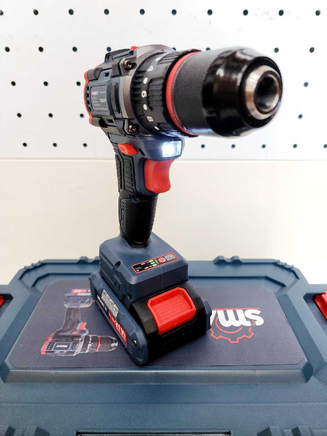 Аккумуляторный бесщеточный ударный шуруповерт Smart фотография 5