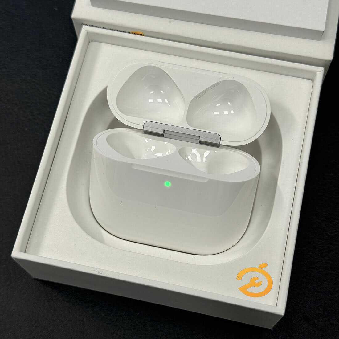 Зарядный кейс AirPods 4 USB-C (A3058) фотография 8