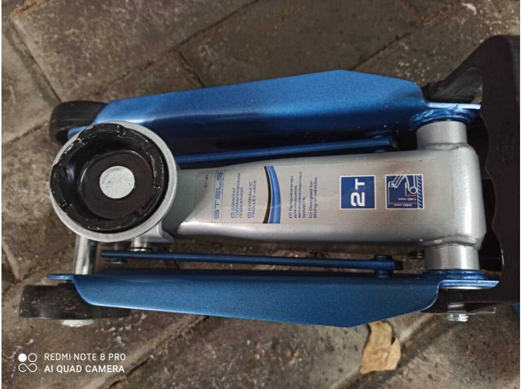 Домкрат подкатной гидравлический Stels Домкрат подкатной гидравлический для мототехники (51127) фотография 2